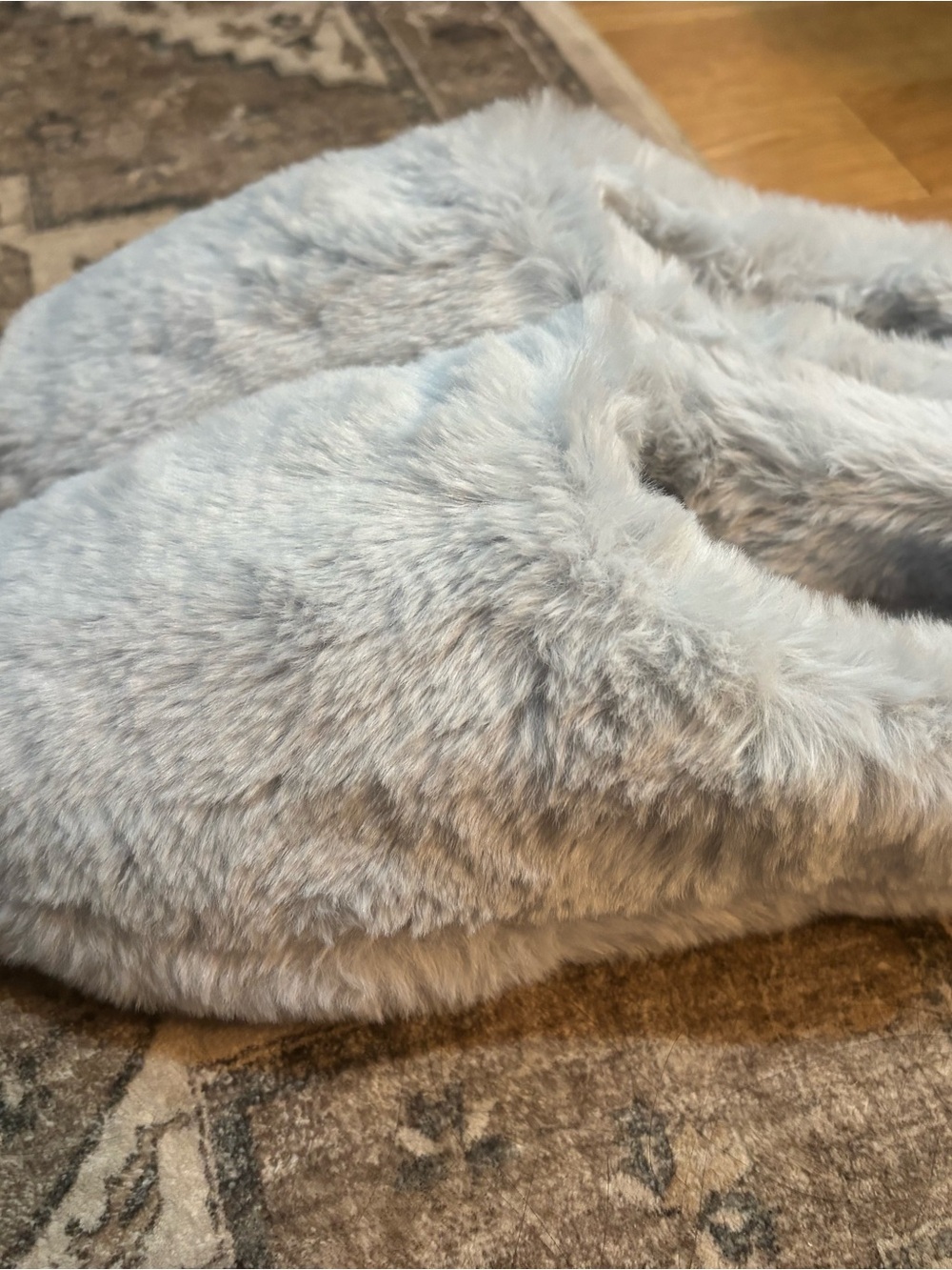 Skims fuzzy slippers